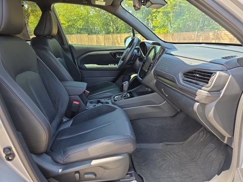Used 2025 Subaru Forester Touring AWD/4WD image 27