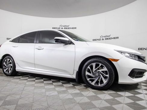 Used 2017 Honda Civic EX image 3