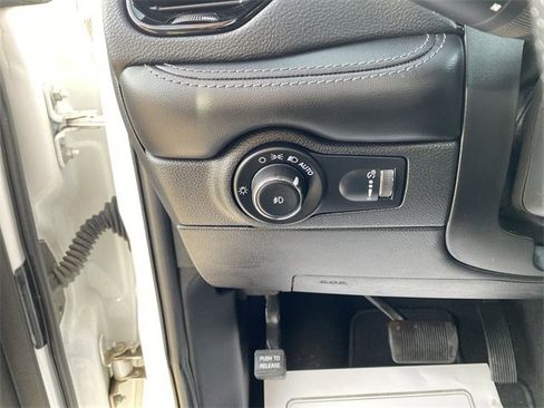 Used 2022 Dodge Durango GT image 15