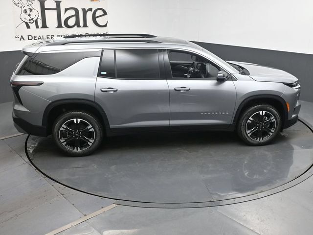 New 2027 Chevrolet Traverse LT w/ Sun and Wheel Package FWD image 18