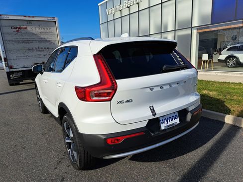 New 2025 Volvo XC40 B5 Core w/ Protection Package Premier image 4