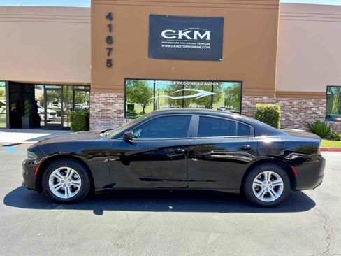 Used 2023 Dodge Charger SXT RWD image 3