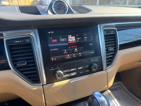 Used 2017 Porsche Macan S image 45