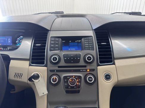 Used 2015 Ford Taurus SEL FWD image 18