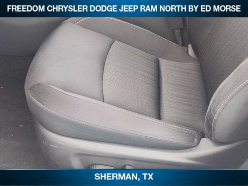 Used 2025 Nissan Altima 2.5 SV FWD image 17