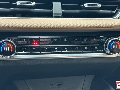 Used 2025 Chevrolet Equinox ACTIV w/ Convenience Package III image 24