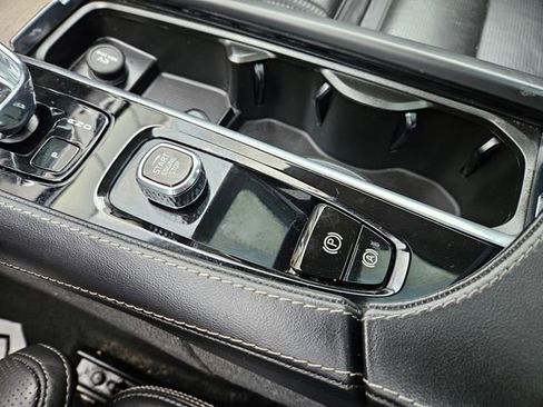 Certified 2023 Volvo XC90 T8 Ultimate w/ Protection Package Premier image 27