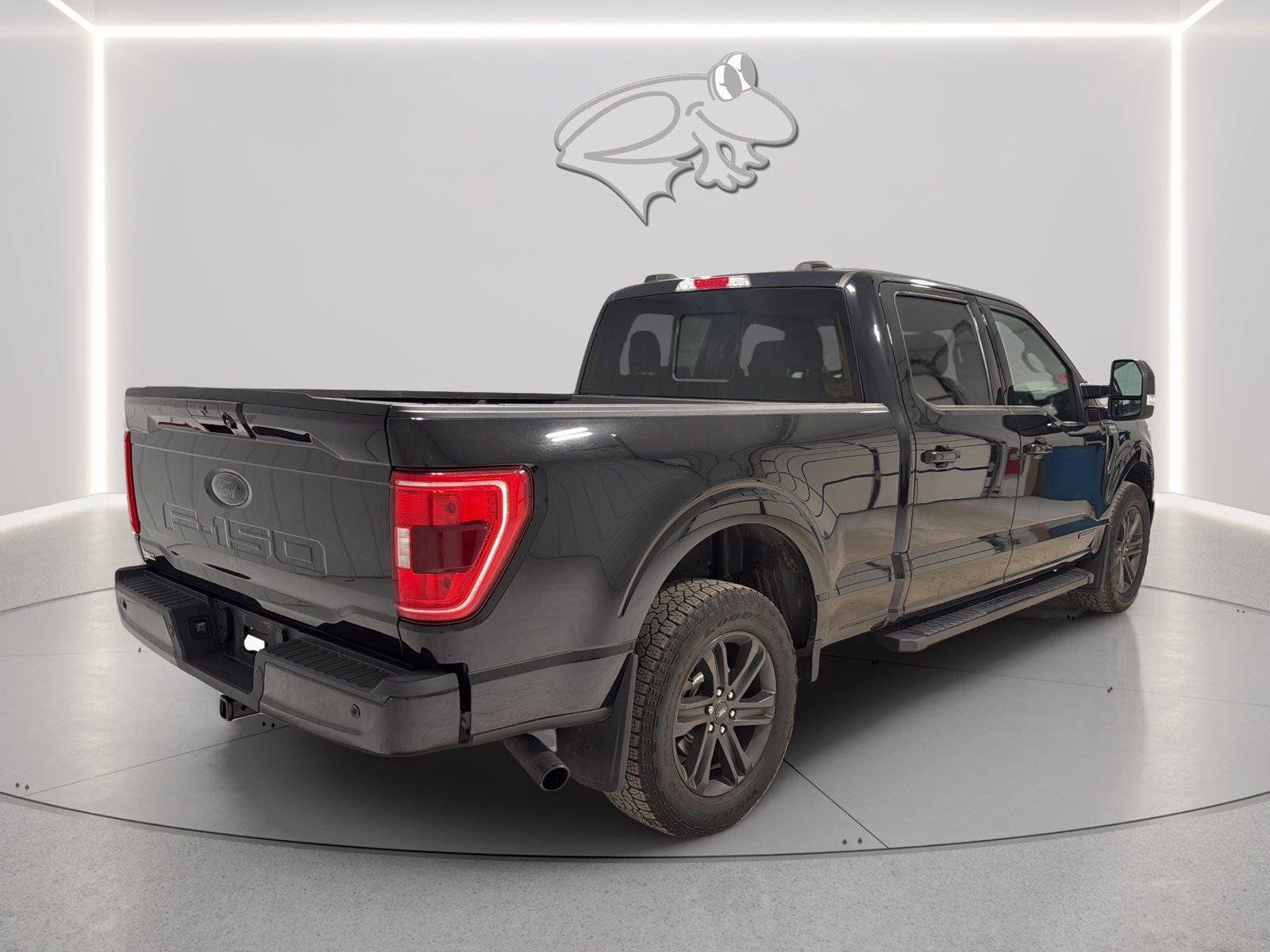 Used 2022 Ford F150 XLT w/ Equipment Group 302A High AWD/4WD image 7