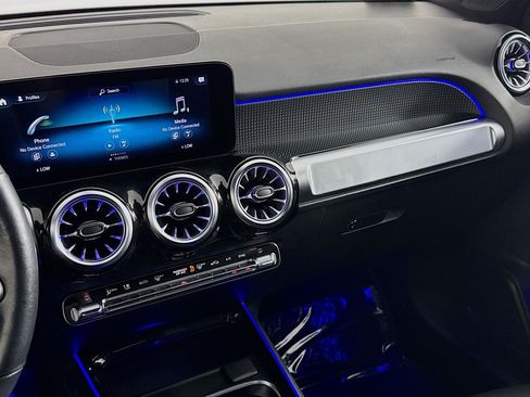Certified 2022 Mercedes-Benz GLB 250 image 21