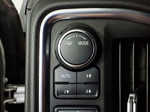 Used 2020 Chevrolet Silverado 1500 LT w/ Texas Edition AWD/4WD image 16