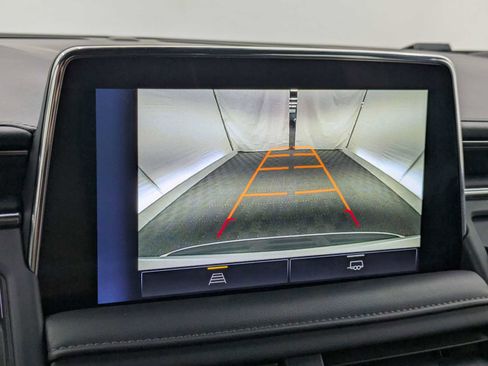 Used 2024 Chevrolet Suburban Z71 image 27