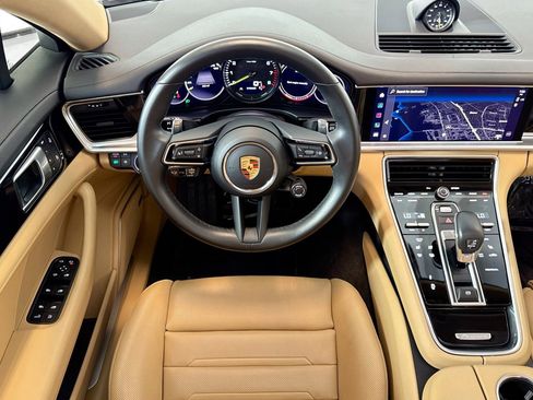 Used 2023 Porsche Panamera 4 w/ Premium Package image 21
