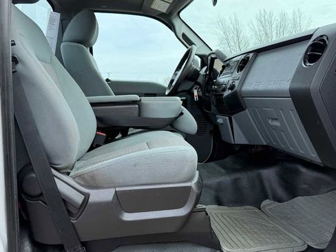 Used 2016 Ford F250 XL w/ Power Equipment Group image 9