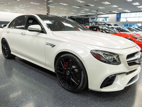 Used 2018 Mercedes-Benz E 63 AMG S w/ AMG Advanced Lighting Package image 4