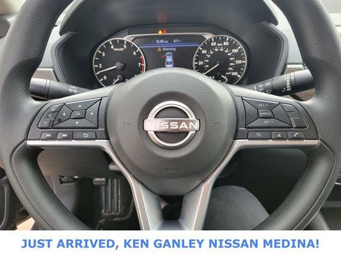 Certified 2025 Nissan Altima 2.5 SV image 12