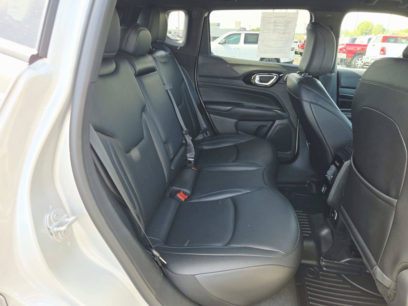 Used 2025 Jeep Compass Limited w/ High Altitude Package AWD/4WD image 16