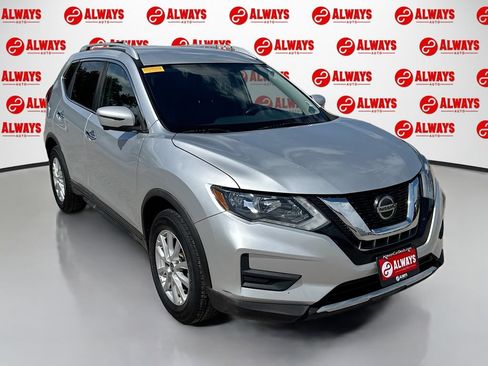 Used 2018 Nissan Rogue SV w/ Premium Package AWD/4WD image 3