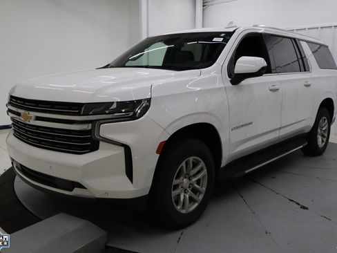 Used 2024 Chevrolet Suburban LT image 8