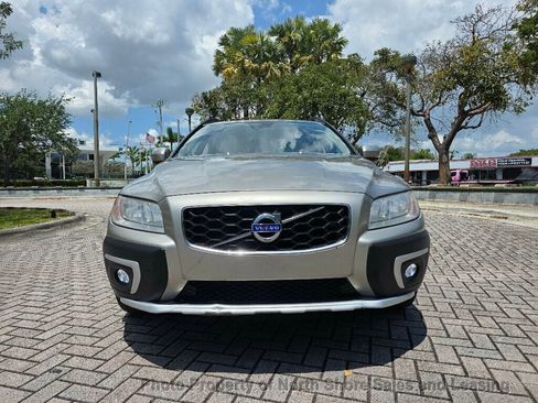 Used 2015 Volvo XC70 T5 Premier w/ Proximity Package FWD image 4