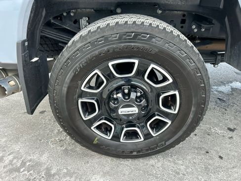 Certified 2025 Ford F350 Platinum image 16