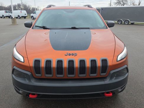 Used 2016 Jeep Cherokee Trailhawk image 11