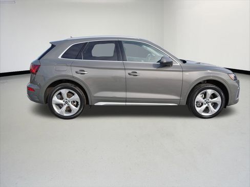 Certified 2023 Audi Q5 2.0T Premium Plus w/ Premium Plus Package image 6