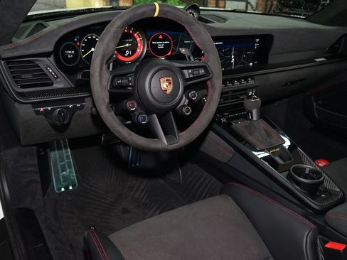 Used 2023 Porsche 911 GT3 RS RWD image 13
