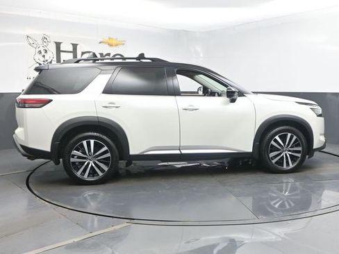 Used 2023 Nissan Pathfinder Platinum image 36