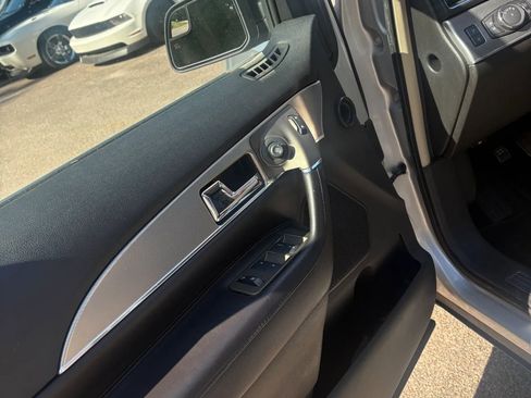Used 2013 Lincoln MKX AWD image 46