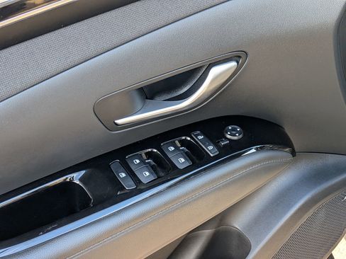 Used 2023 Hyundai Santa Cruz Limited image 9