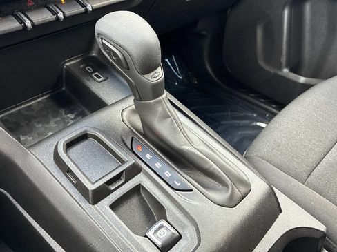 Used 2023 Chevrolet Colorado W/T RWD image 33