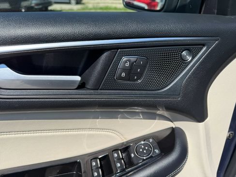 Used 2019 Ford Edge Titanium w/ Cold Weather Package AWD/4WD image 25