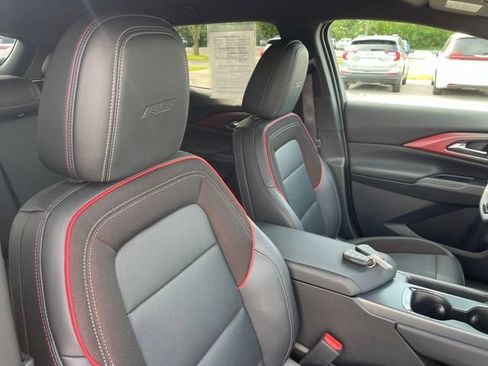 Used 2025 Chevrolet Equinox EV RS FWD image 32