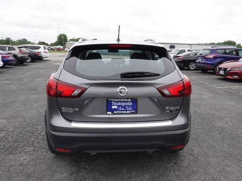 Used 2017 Nissan Rogue Sport SV w/ SV Premium Package AWD/4WD image 3