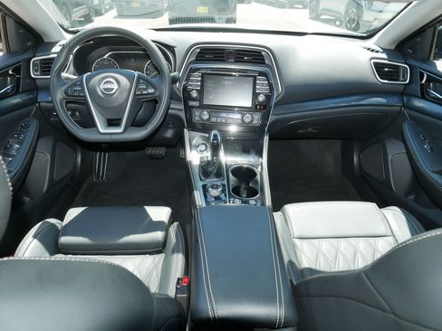 Used 2023 Nissan Maxima Platinum w/ Sport Mat Group FWD image 10