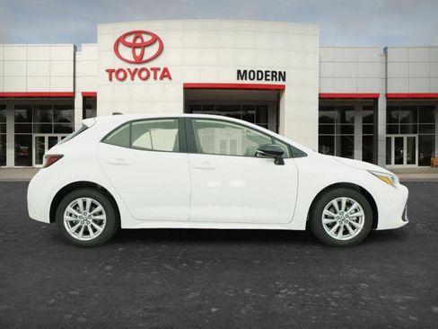 New 2026 Toyota Corolla SE FWD image 17