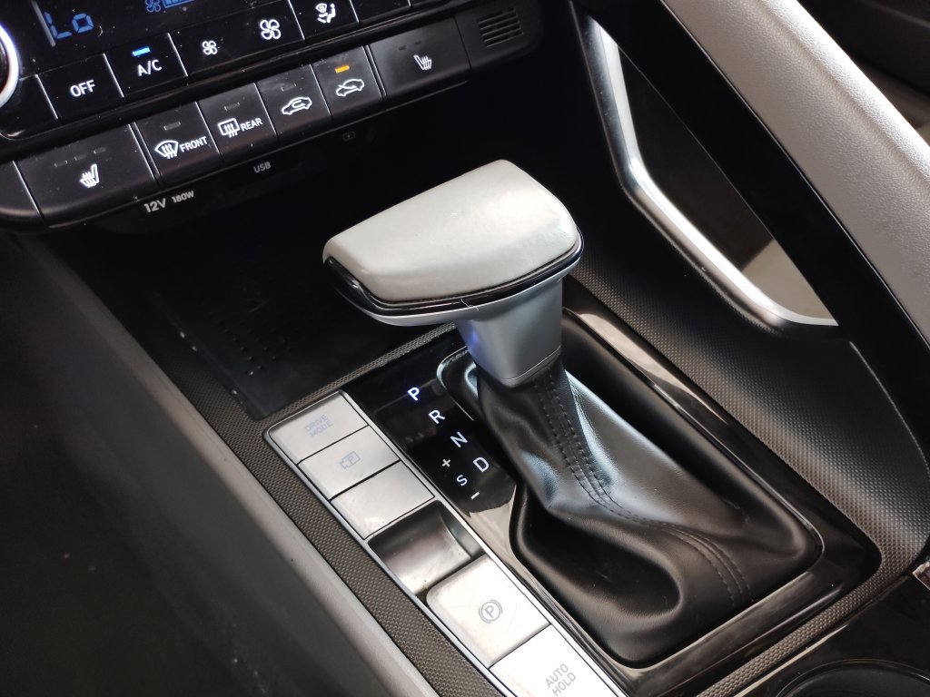 Used 2023 Hyundai Elantra SEL w/ Convenience Package FWD image 29