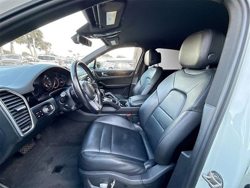 Used 2020 Porsche Cayenne image 23