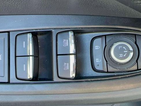 Used 2024 Subaru Crosstrek 2.5i Limited w/ Crosstrek Mirror Package image 13