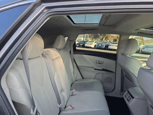 Used 2010 Toyota Venza FWD image 17