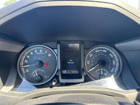 Used 2017 Toyota Tacoma TRD Off-Road w/ Tow Package (A/T) AWD/4WD image 10