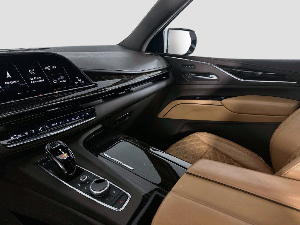 Used 2021 Cadillac Escalade Premium Luxury w/ Driver Assist Tech Package AWD/4WD image 26