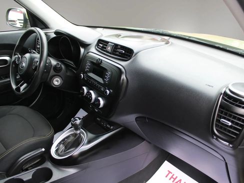 Used 2015 Kia Soul + FWD image 21
