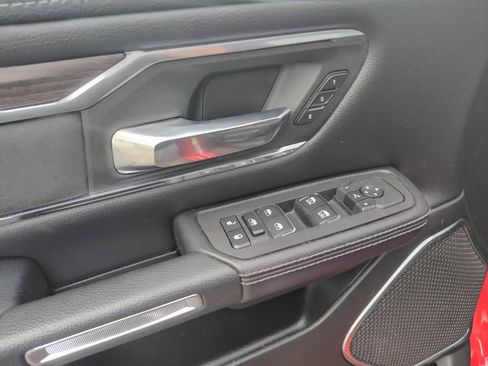 Used 2025 RAM 1500 Laramie image 10