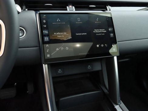 Used 2025 Land Rover Discovery Sport S image 18