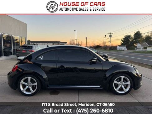 Used 2015 Volkswagen Beetle 1.8T Classic FWD image 4