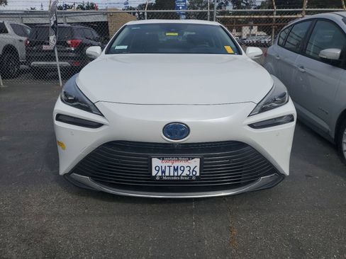 Used 2022 Toyota Mirai XLE w/ Advanced Technology Package image 2