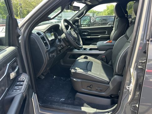 New 2026 RAM 2500 Laramie AWD/4WD image 29