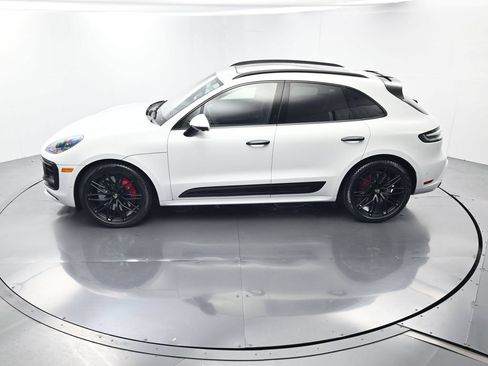 Certified 2025 Porsche Macan GTS AWD/4WD image 34