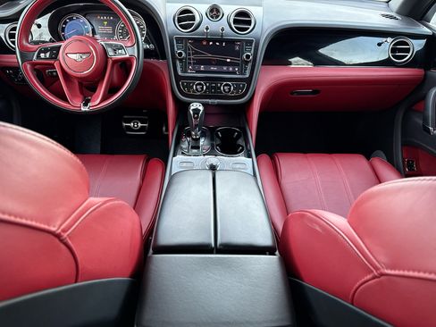 Used 2019 Bentley Bentayga image 62